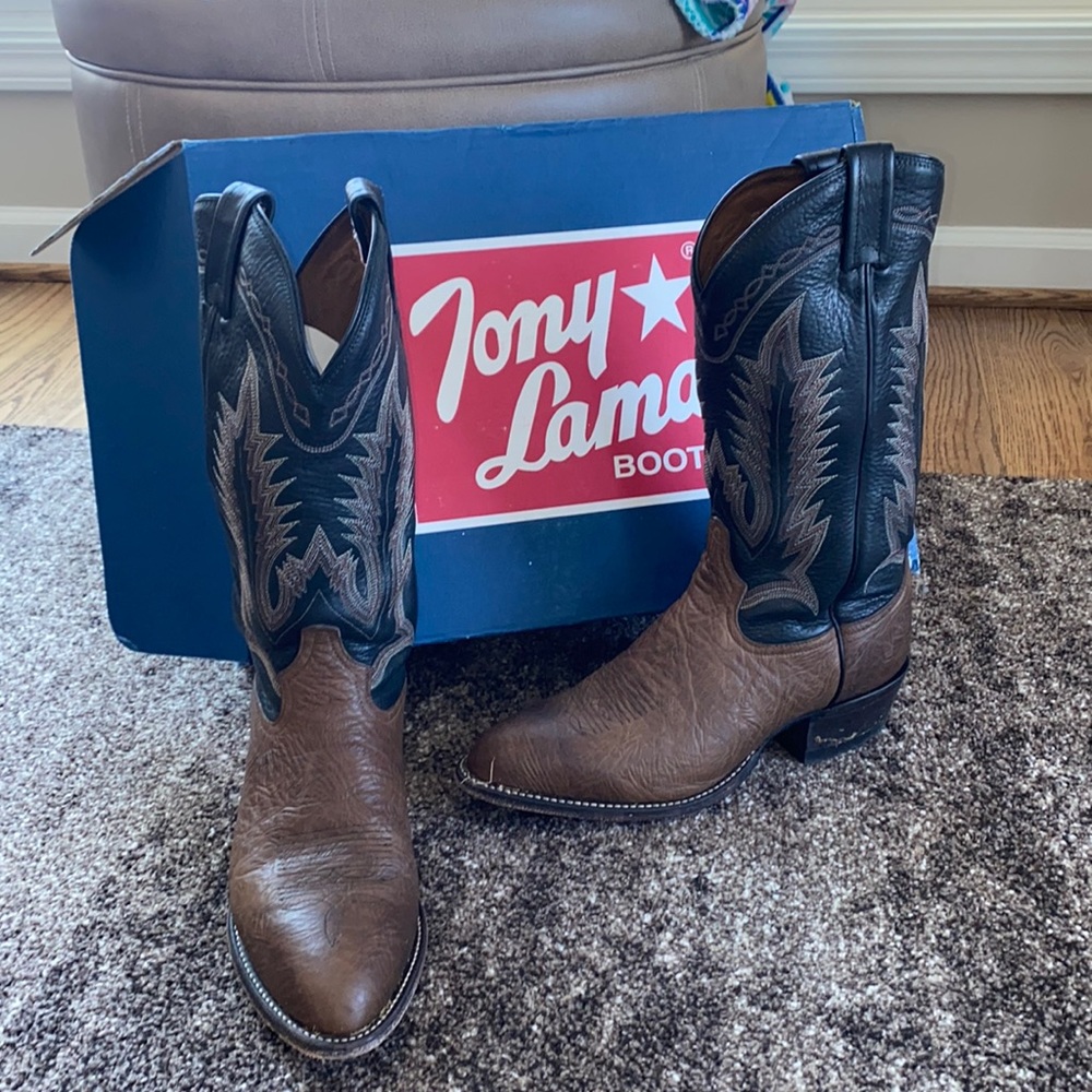 Tony lama boots worn a handful of times in very new shape still